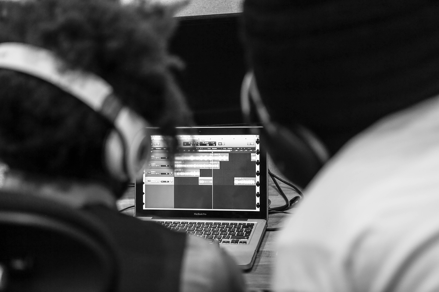 Participants taking part in a Key Changes hospital music session